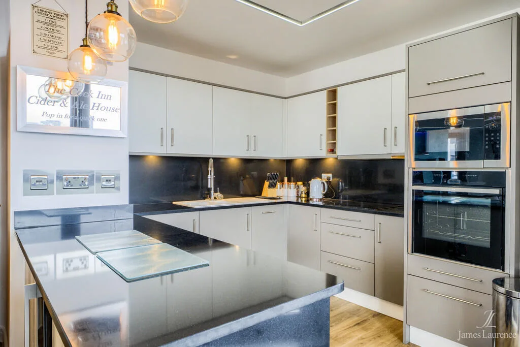 2 bedroom penthouse for rent