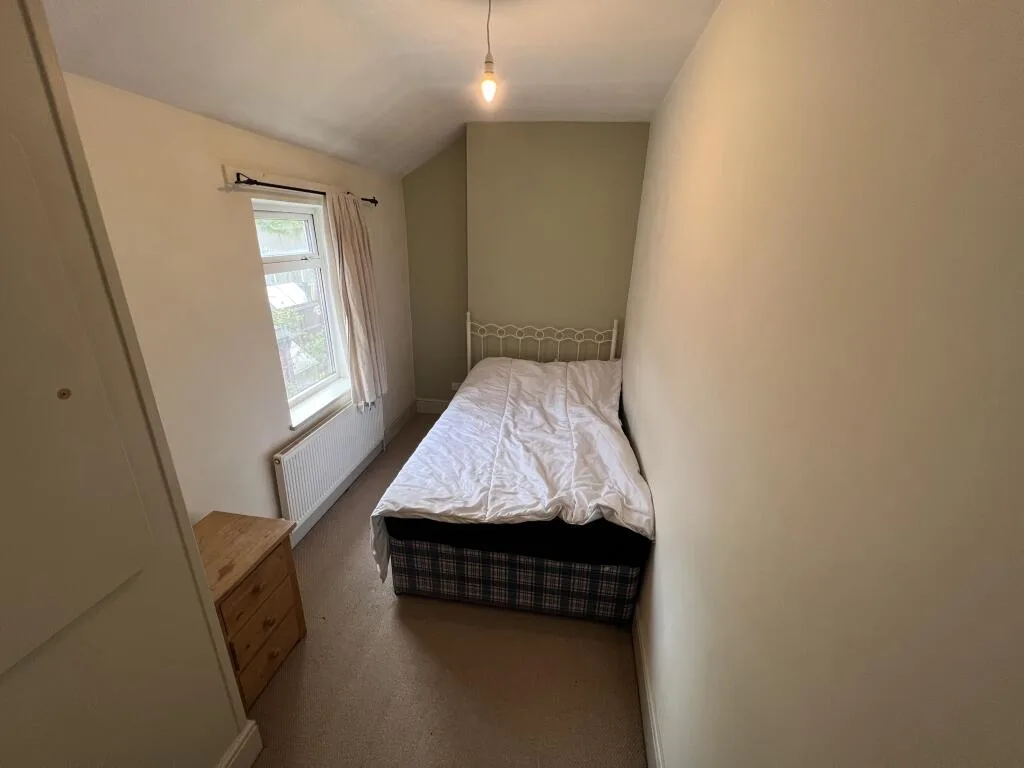 6 bedroom house for rent