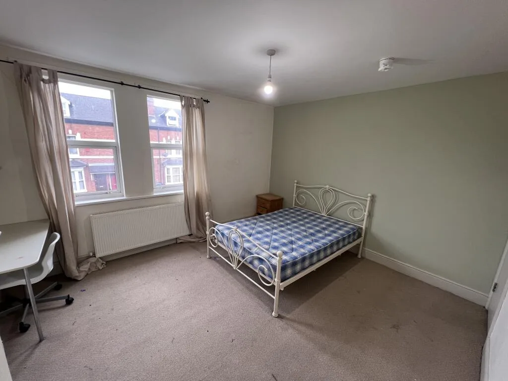 6 bedroom house for rent
