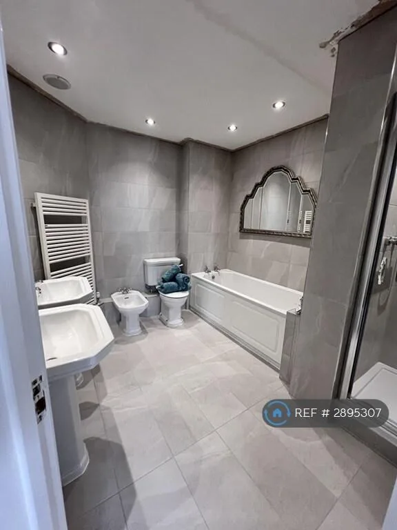 2 bedroom penthouse for rent
