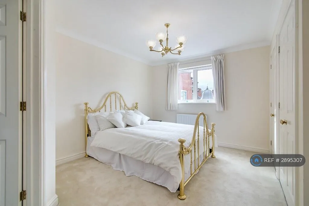 2 bedroom penthouse for rent