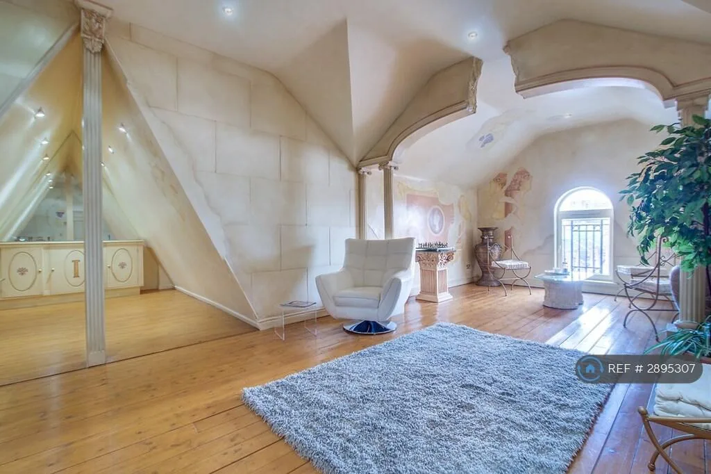 2 bedroom penthouse for rent