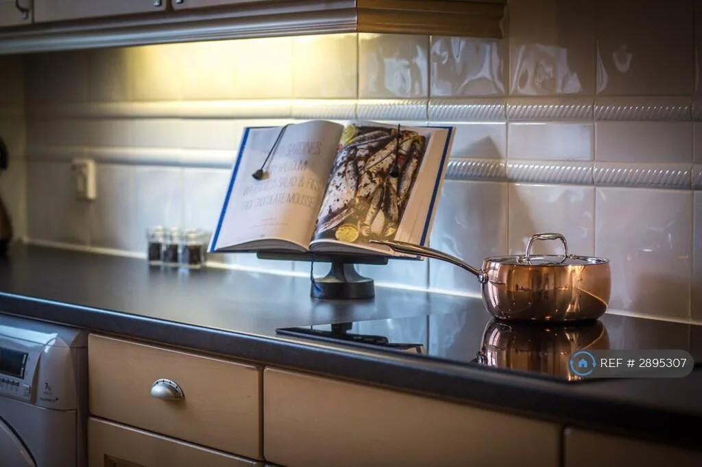 2 bedroom penthouse for rent