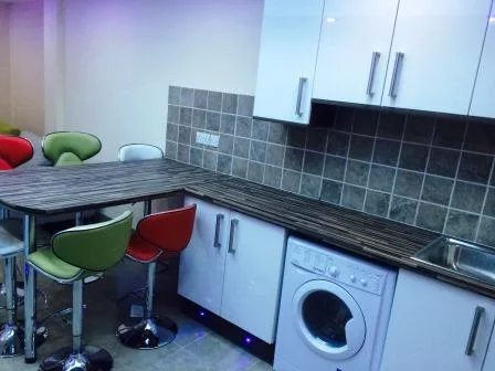 8 bedroom house for rent