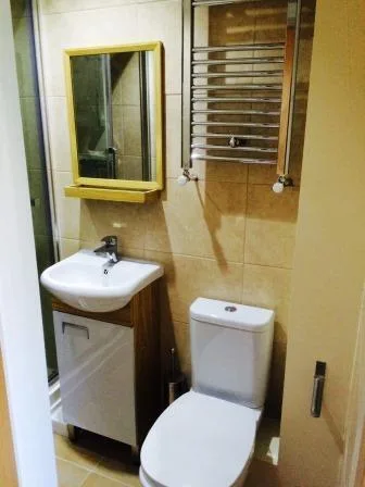 8 bedroom house for rent
