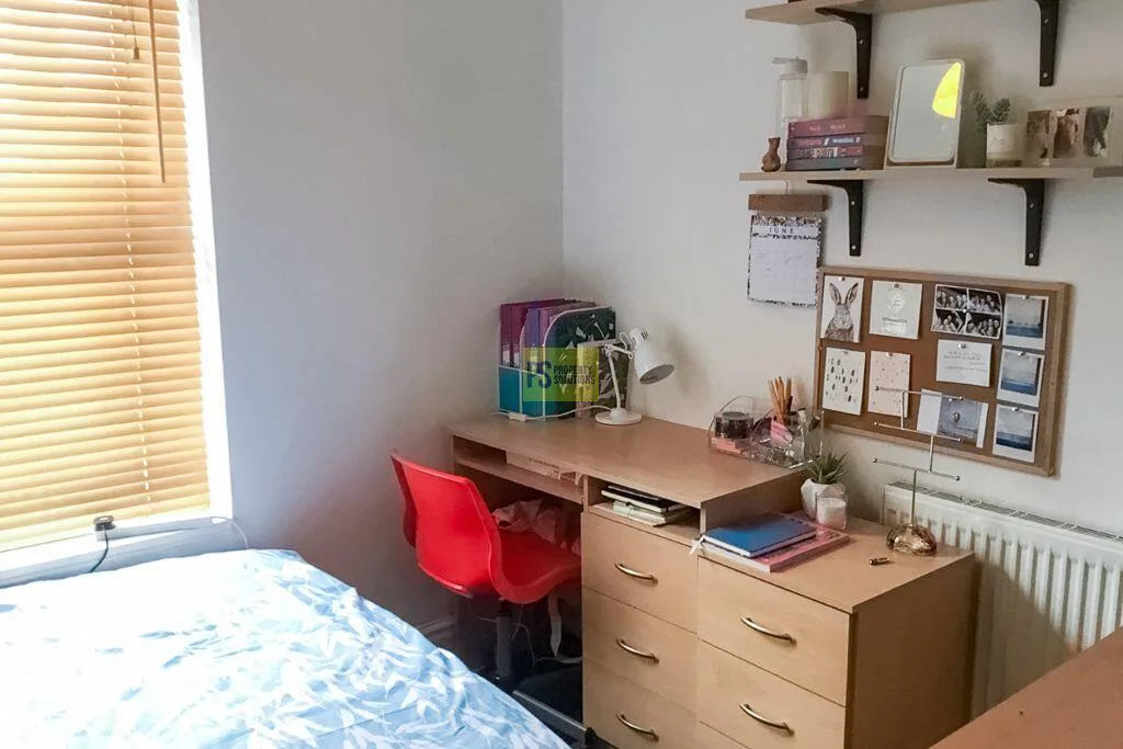 8 bedroom terraced house for rent