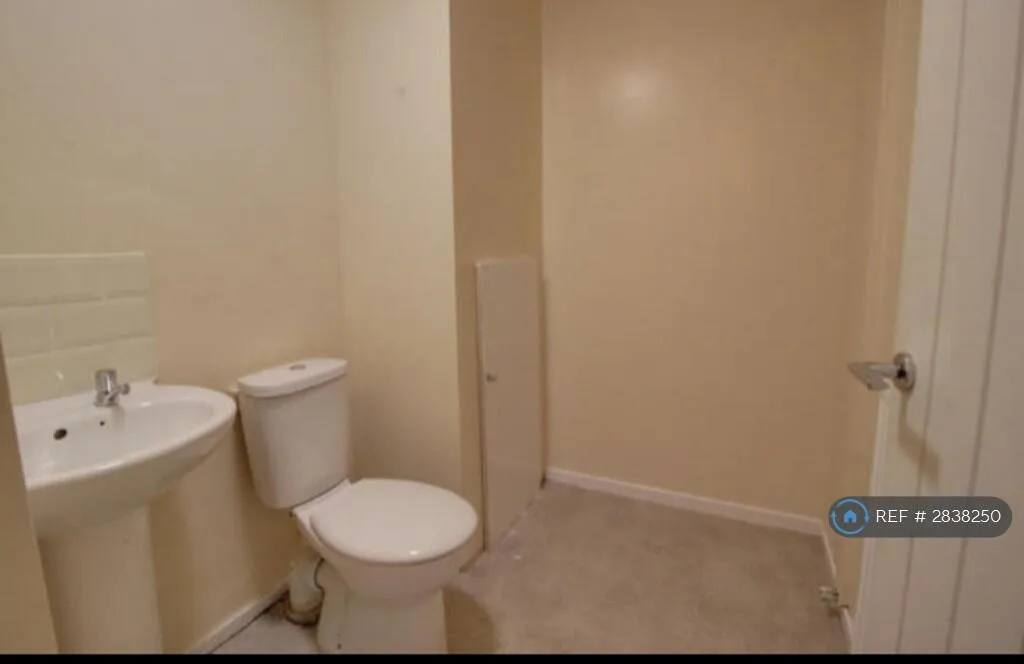 3 bedroom maisonette for rent