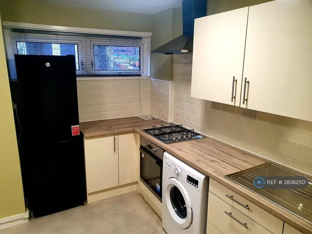 3 bedroom maisonette for rent