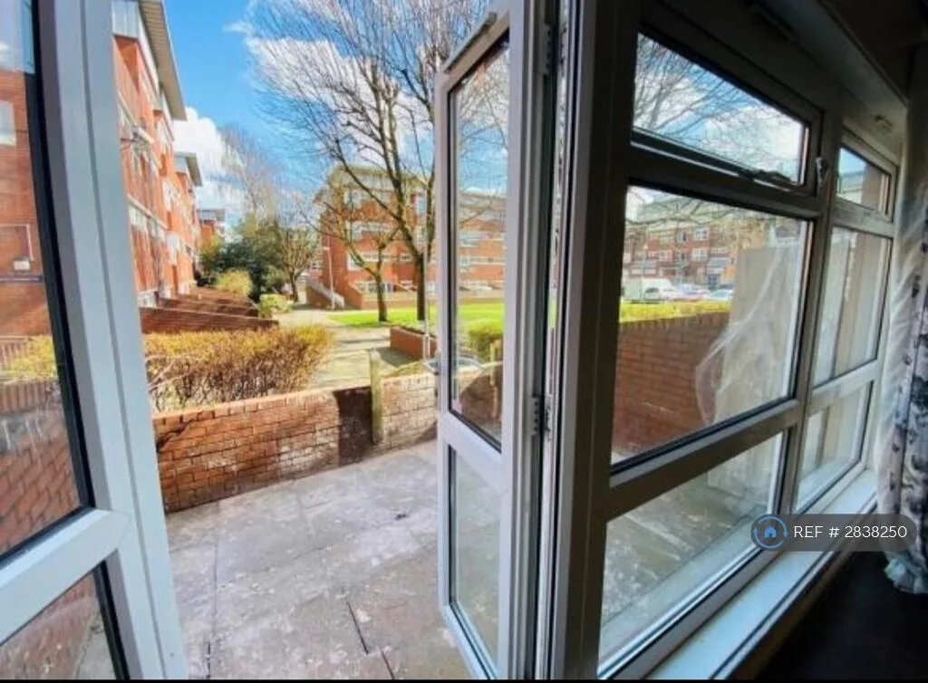 3 bedroom maisonette for rent