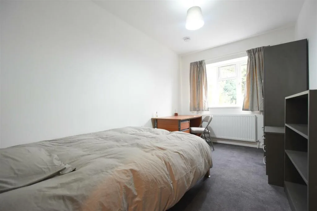 8 bedroom house for rent