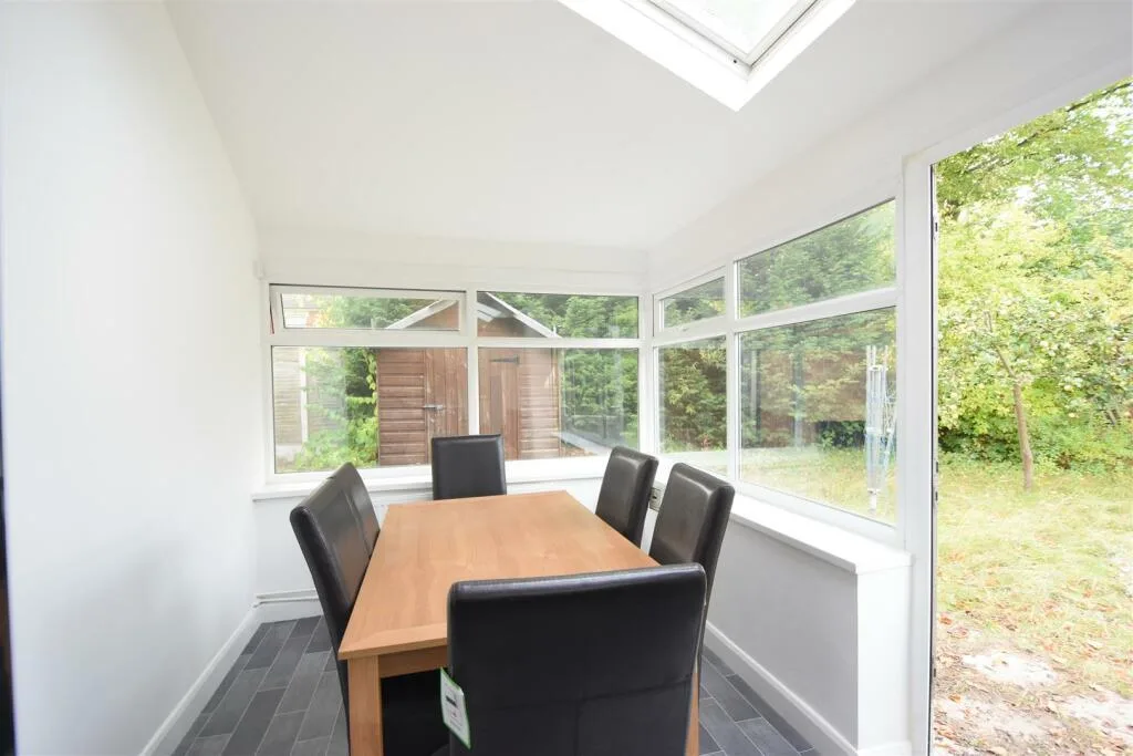 8 bedroom house for rent