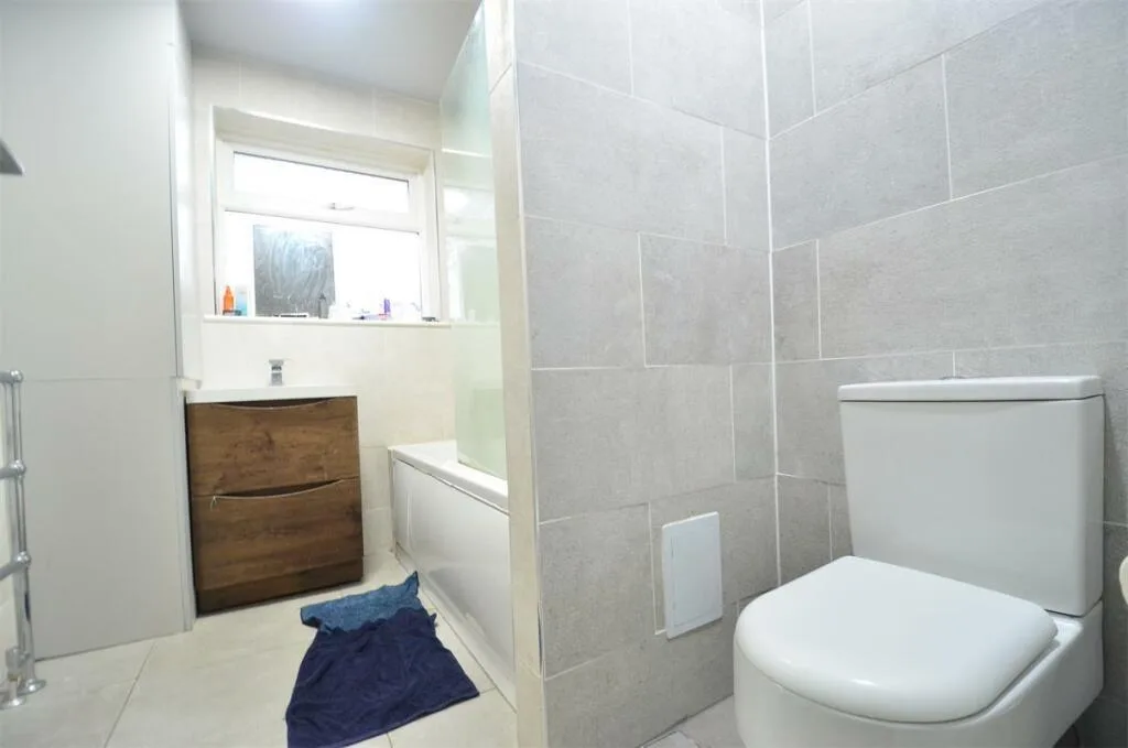 8 bedroom house for rent
