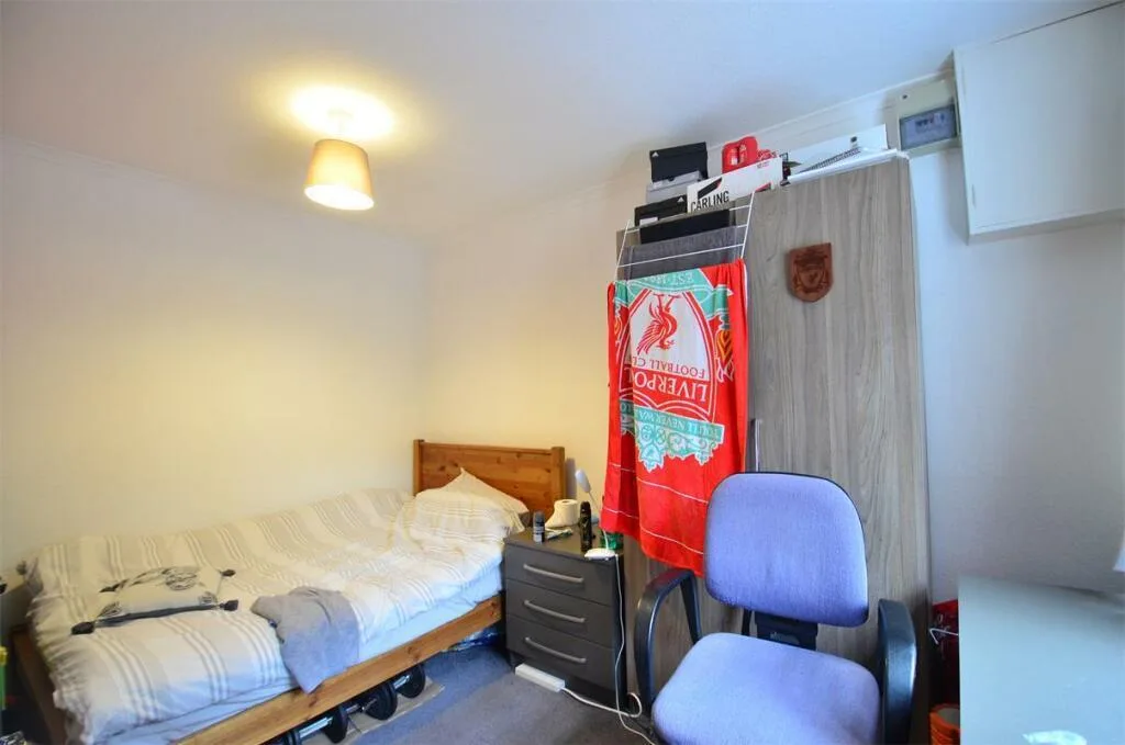 8 bedroom house for rent