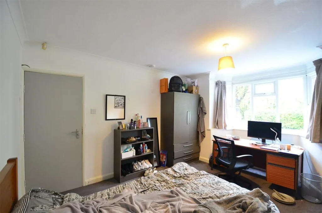 8 bedroom house for rent