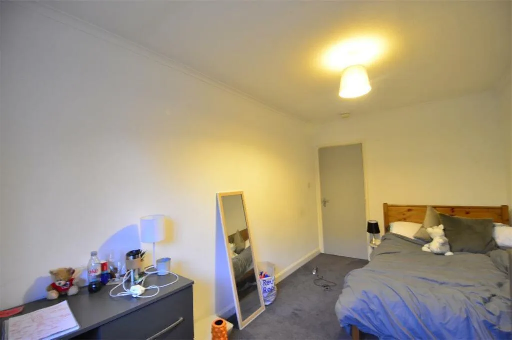 8 bedroom house for rent