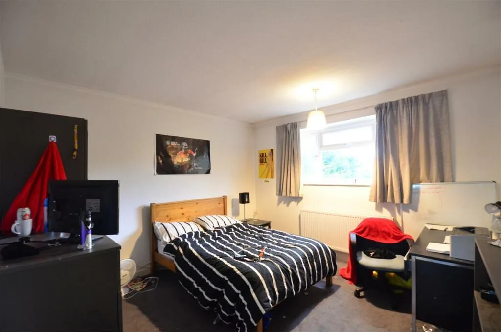 8 bedroom house for rent