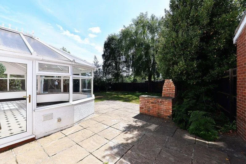6 bedroom detached house for rent