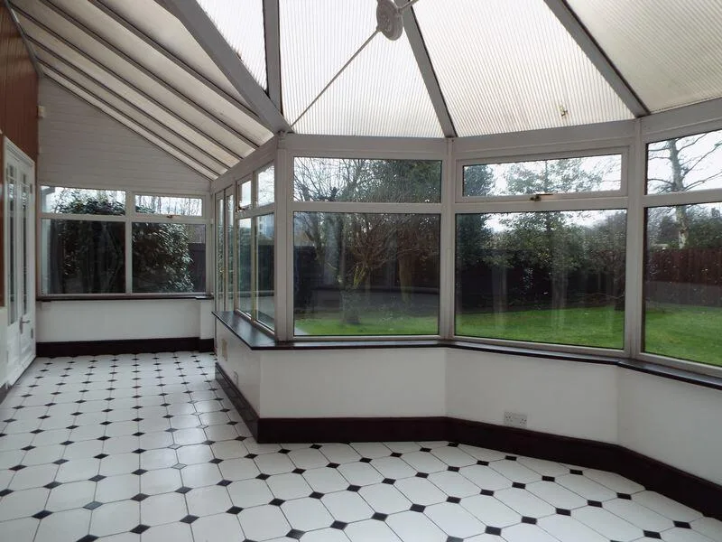 6 bedroom detached house for rent