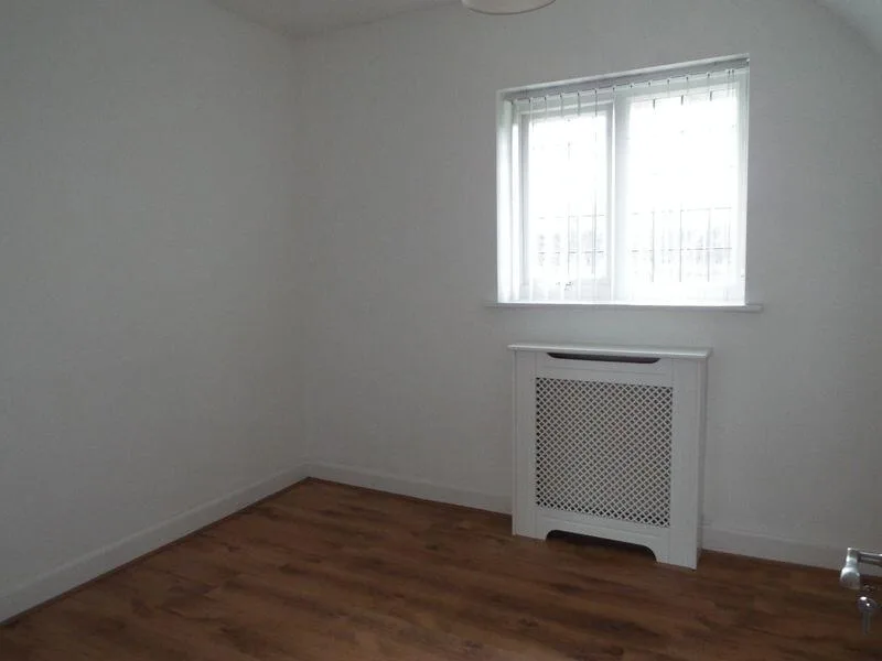 6 bedroom detached house for rent