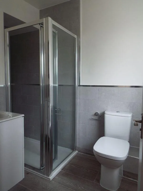 6 bedroom detached house for rent
