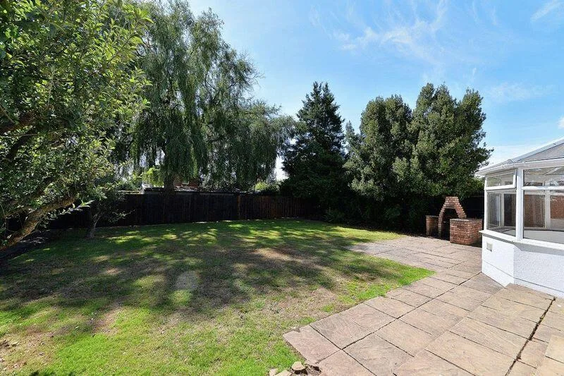 6 bedroom detached house for rent