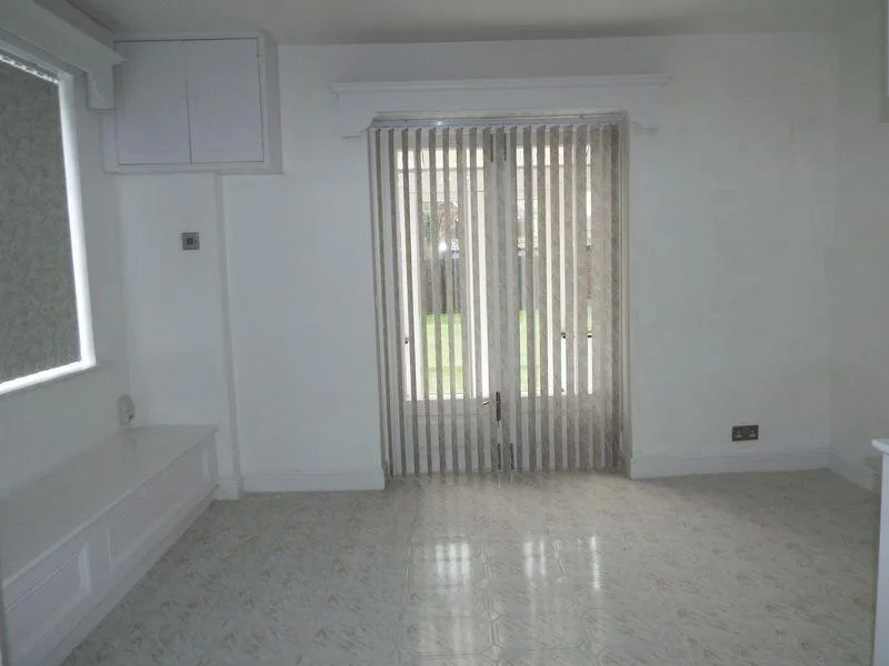 6 bedroom detached house for rent