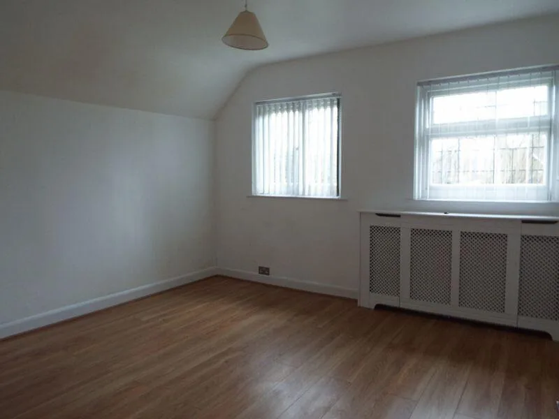 6 bedroom detached house for rent