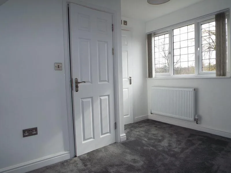 6 bedroom detached house for rent