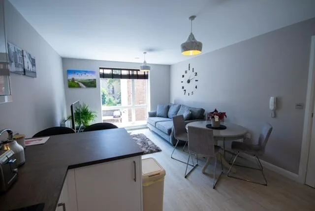 1 bedroom flat share for rent