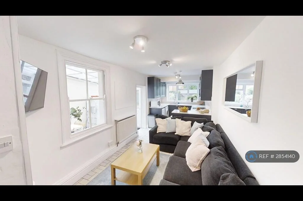 1 bedroom house share for rent