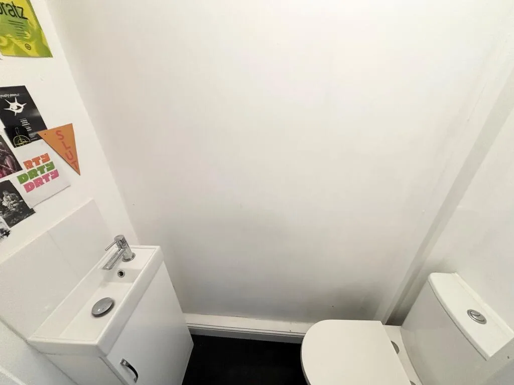 1 bedroom house share for rent