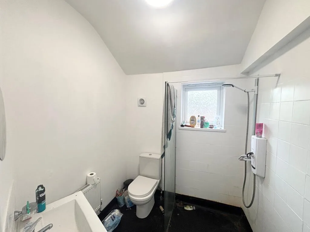 1 bedroom house share for rent