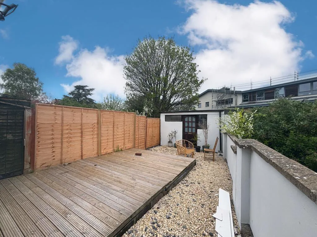 1 bedroom house share for rent