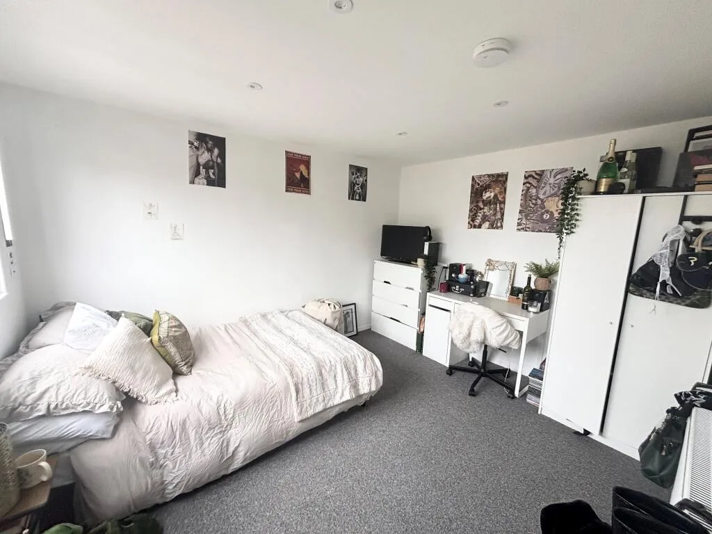 1 bedroom house share for rent