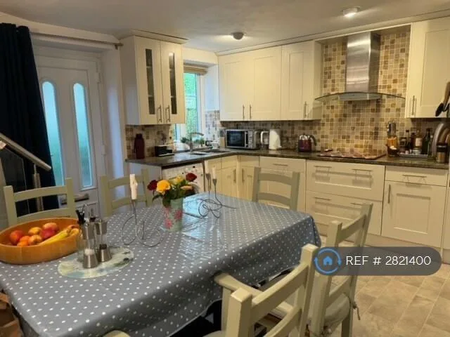 1 bedroom house share for rent