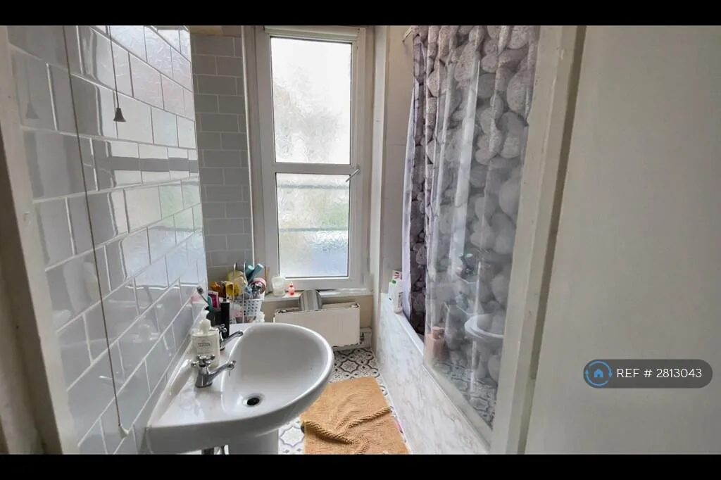 1 bedroom house share for rent