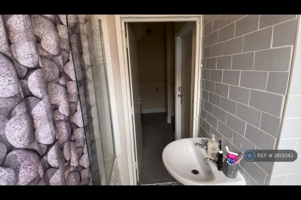 1 bedroom house share for rent