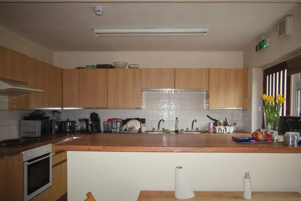 2 bedroom house share for rent