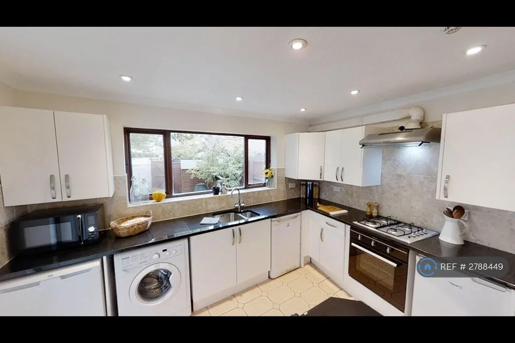 1 bedroom house share for rent