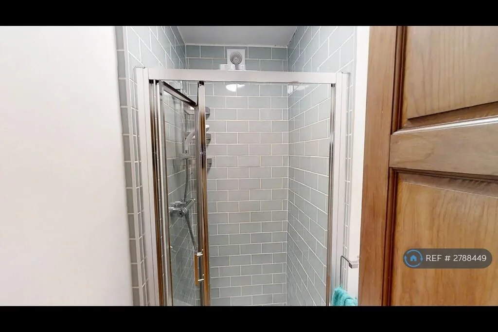 1 bedroom house share for rent
