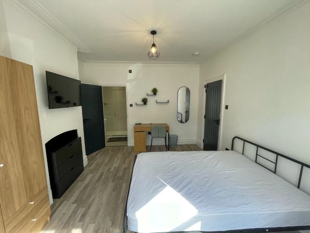 1 bedroom house share for rent