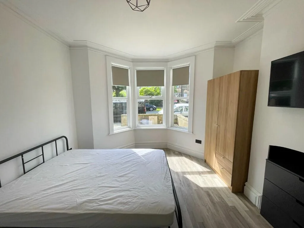 1 bedroom house share for rent