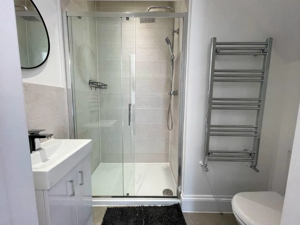 1 bedroom house share for rent