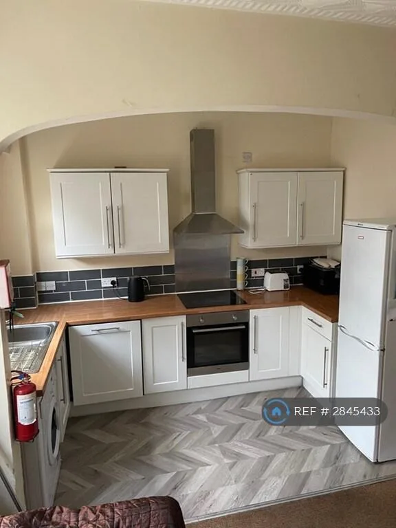 1 bedroom house share for rent