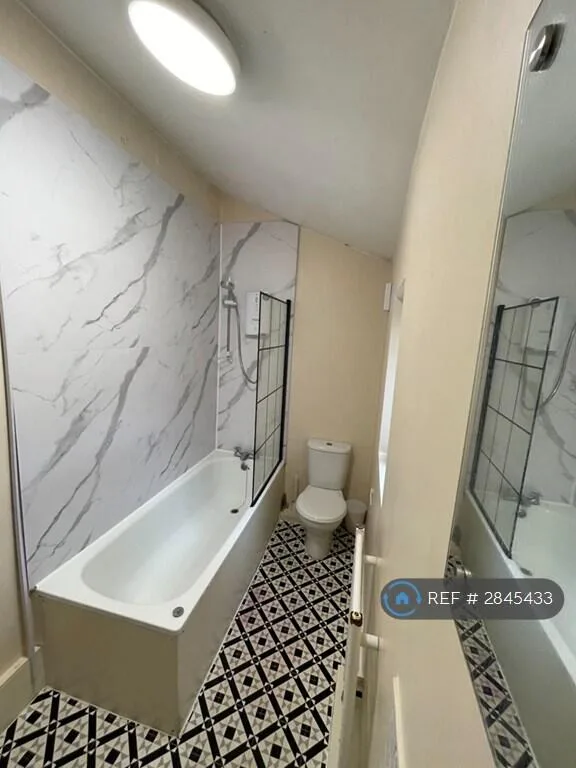 1 bedroom house share for rent