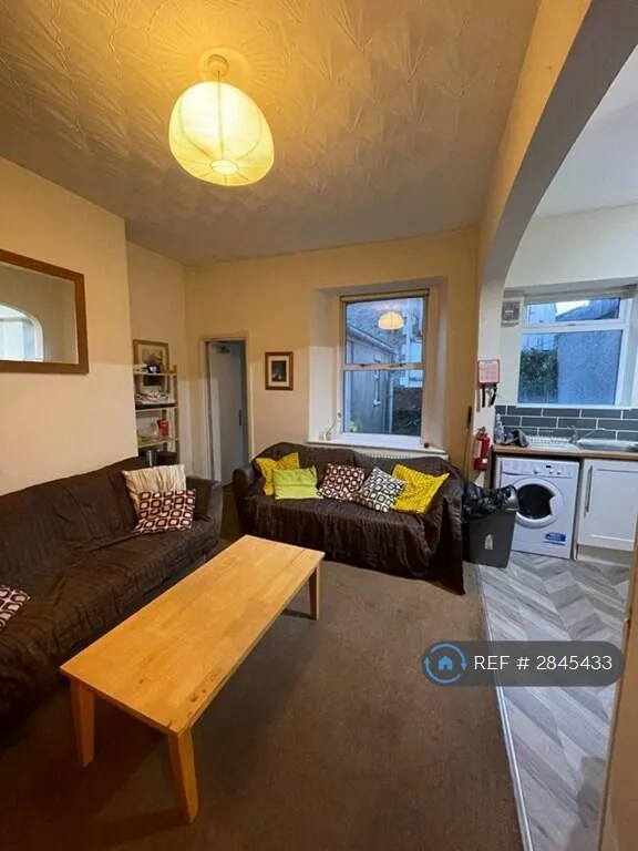1 bedroom house share for rent