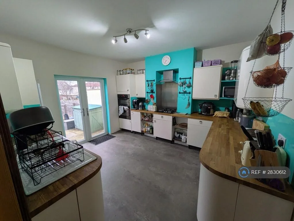 1 bedroom house share for rent