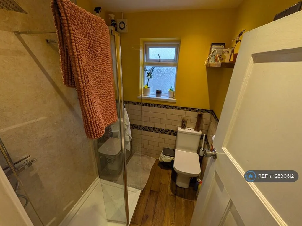 1 bedroom house share for rent