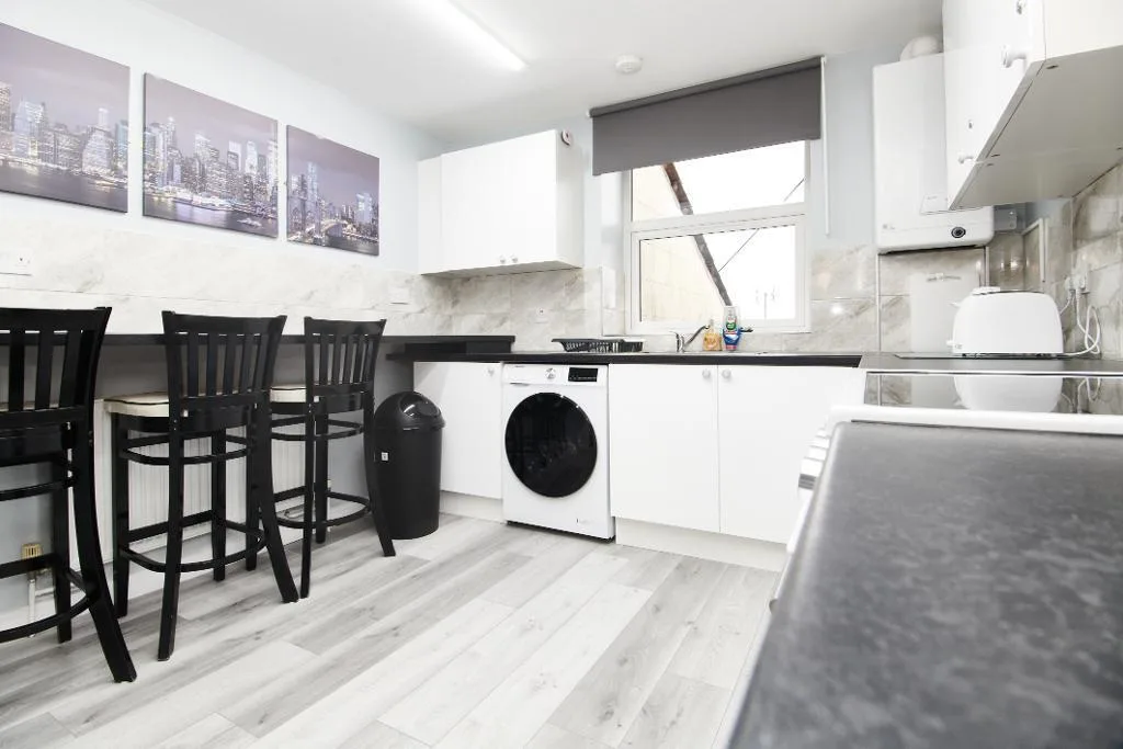1 bedroom flat share for rent