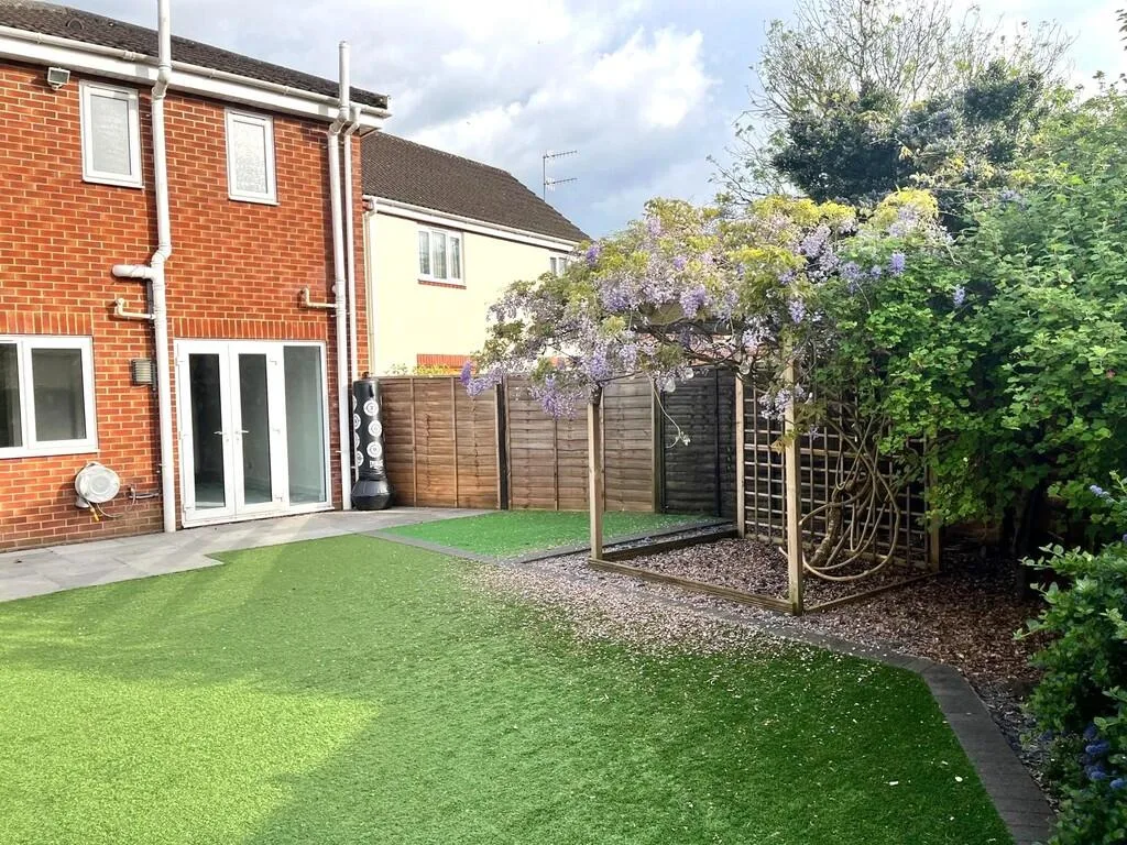 1 bedroom house share for rent